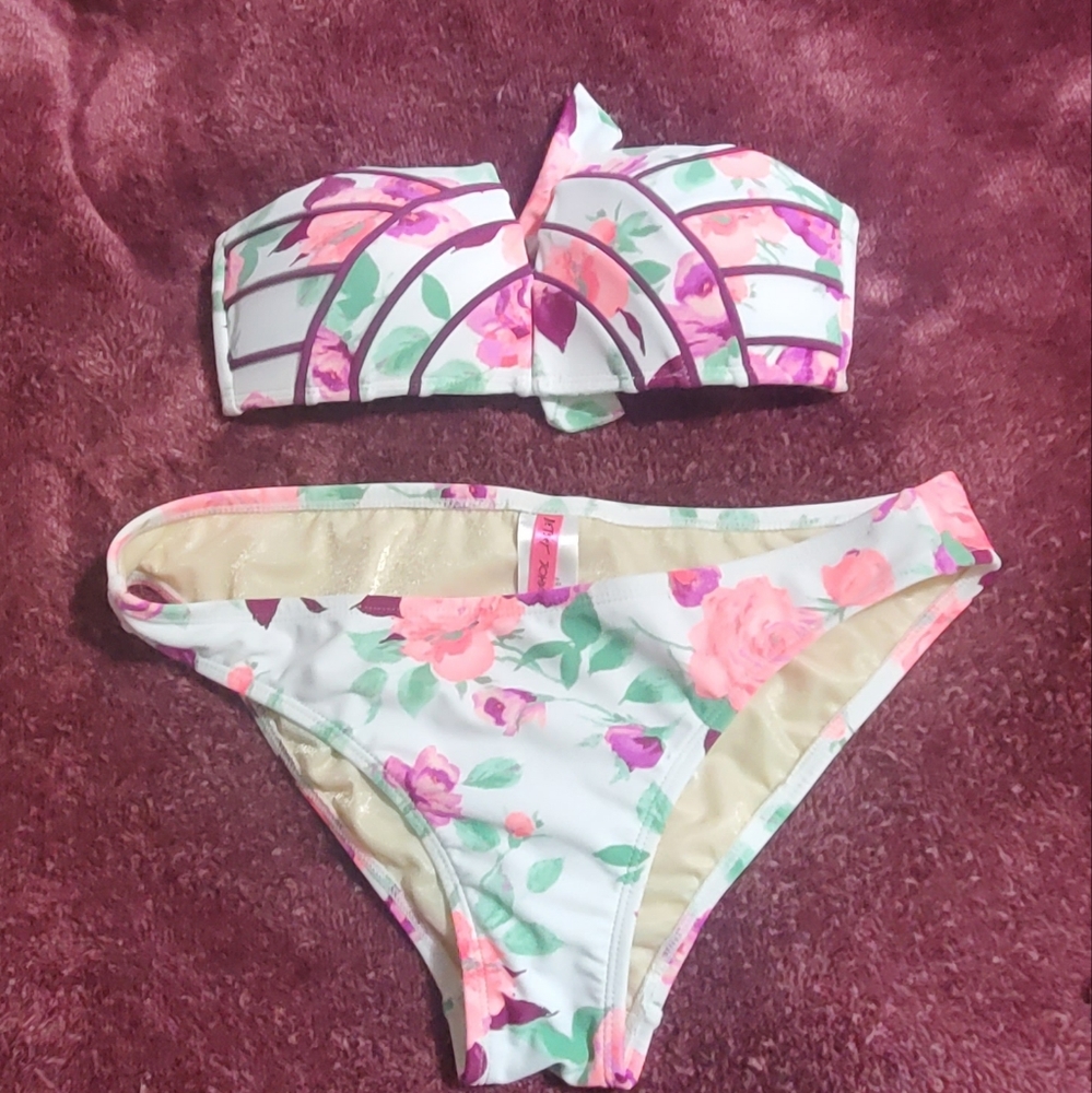 Betsey johnson